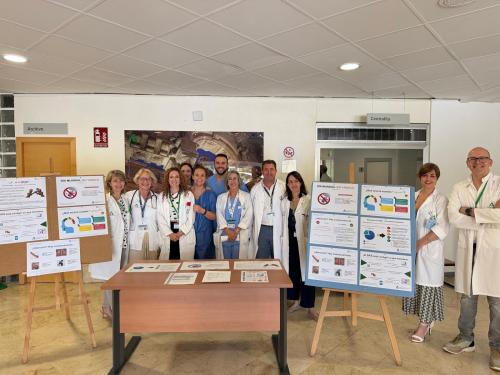 Mesa informativa y divulgación de infografías en el Hospital San Juan de la Cruz por el Día Mundial Sin Tabaco